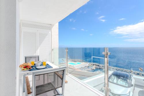 Obsidian Ocean Blue Radazul - carbon neutral hotel in Unknown City