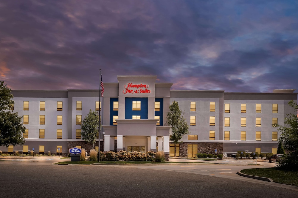 Hampton Inn & Suites Canton - photo 36