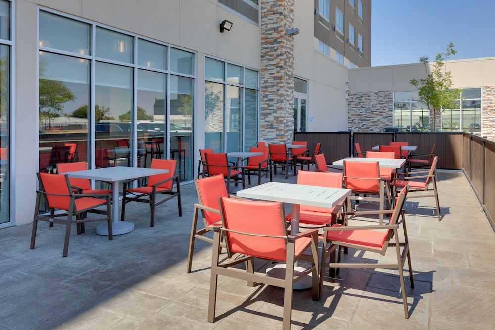 Holiday Inn Express & Suites Dallas NW HWY Love Field by IHG - photo 15