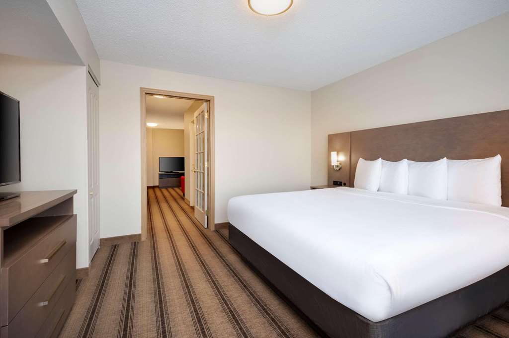 Country Inn & Suites by Radisson Albertville near Outlet Mall - photo 13