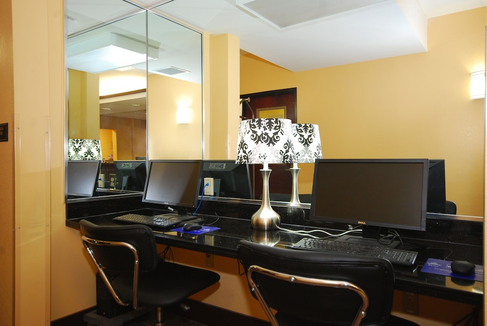 Paradise Inn & Suites - photo 21