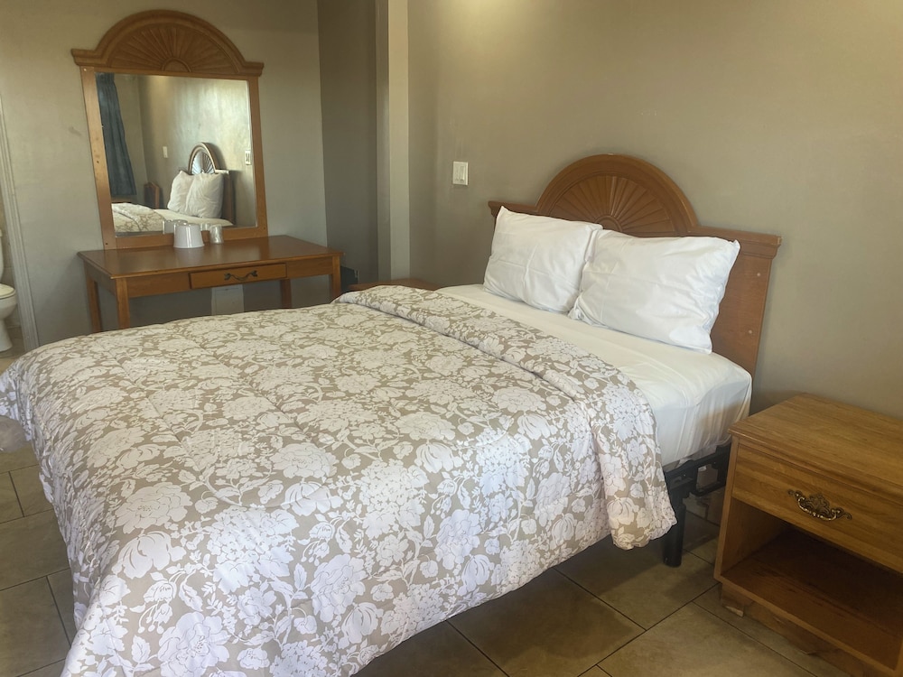 Apple Valley Motel - photo 2