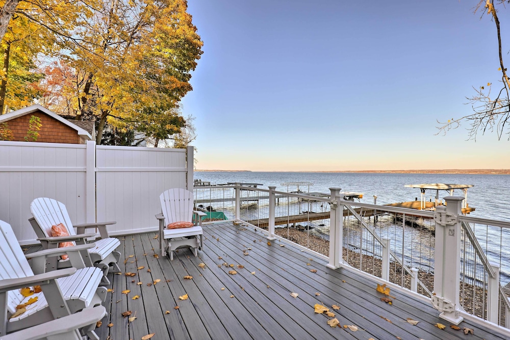 Lakefront Romulus Retreat with Private Dock in Romulus, United States