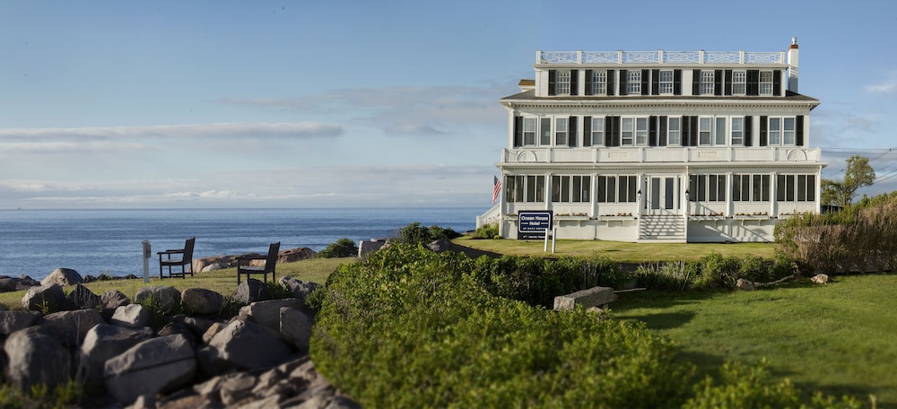 Ocean House Hotel At Bass Rocks — Gloucester