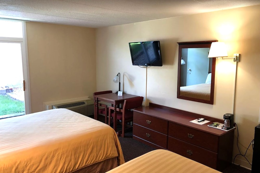 Norwood Inn and Suites Worthington - photo 8