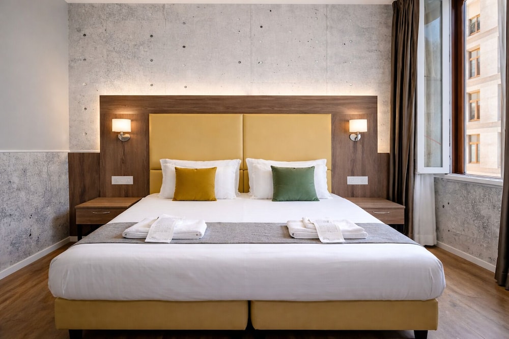 Bramble Luxury Suites — 4-Star Luxury Hotel in Rome, Italy