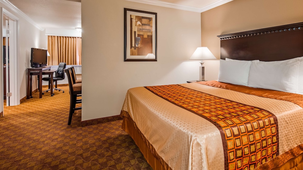 Lompoc Valley Inn and Suites - photo 11