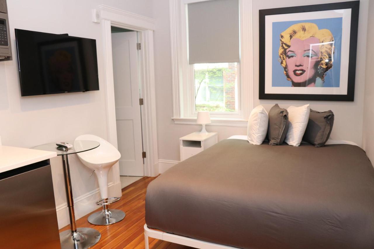 A Stylish Stay w a Queen Bed Heated Floors.. #36 — hotel in Brookline