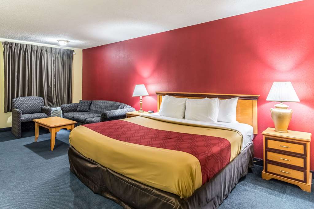 Econo Lodge Whiteville - photo 20
