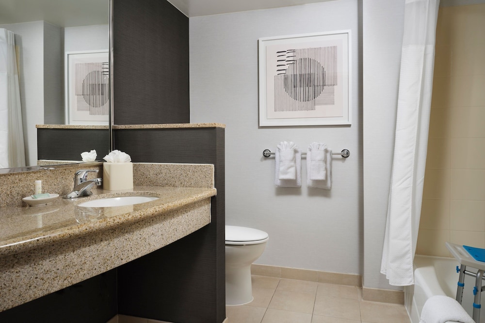 Courtyard by Marriott Washington Capitol Hill Navy Yard - photo 25