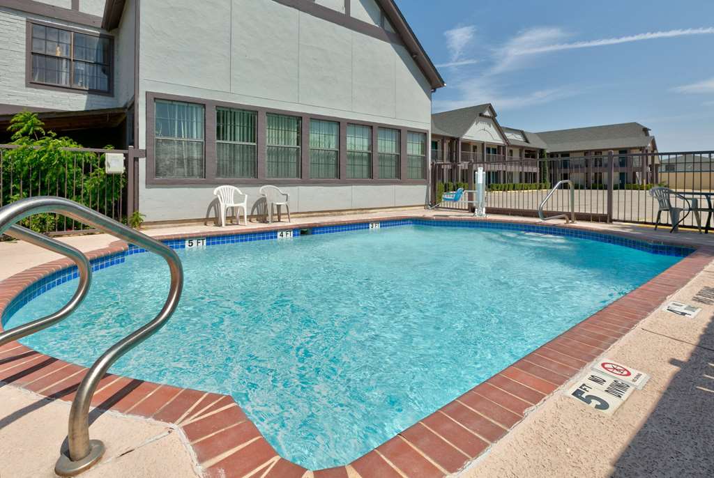 Howard Johnson by Wyndham San Marcos - photo 14
