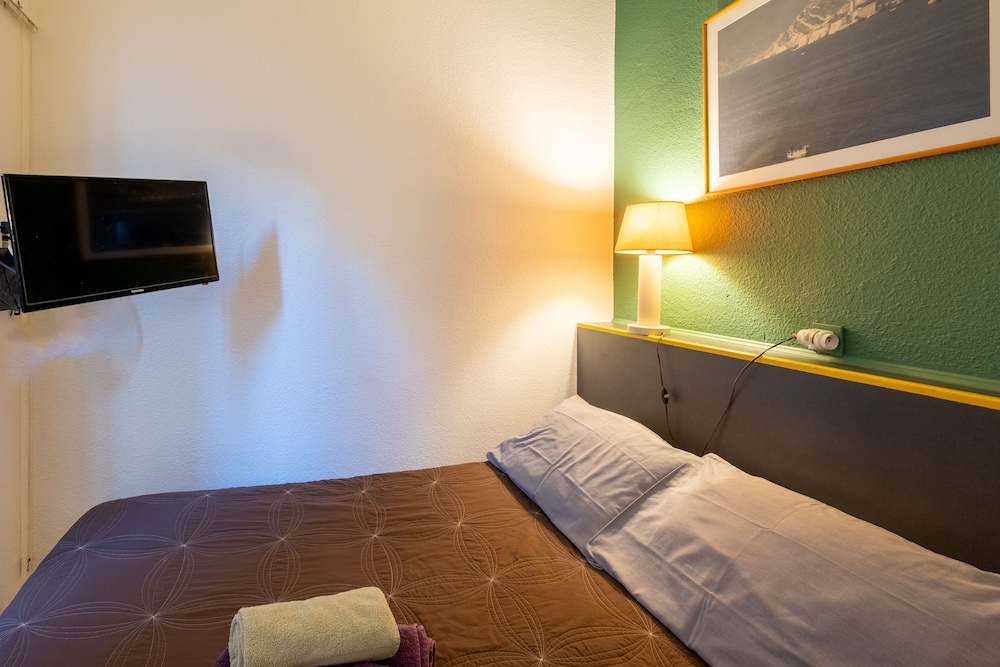 Résidence Meublée Services - last minute hotel in Marseille