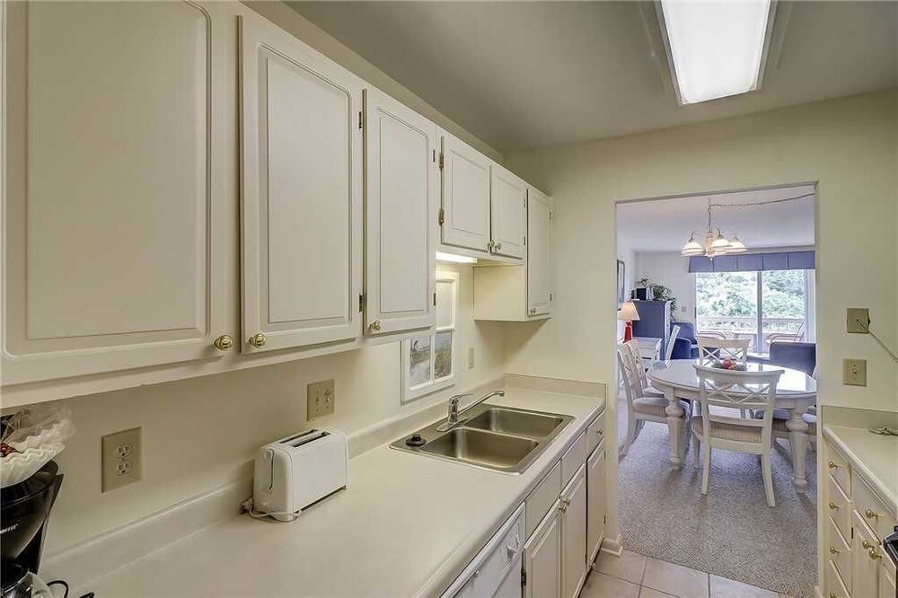1044 Caravel Court at The Sea Pines Resort - photo 9