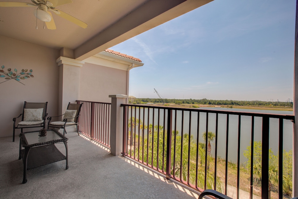 Lakeview Executive Penthouse VR - photo 9