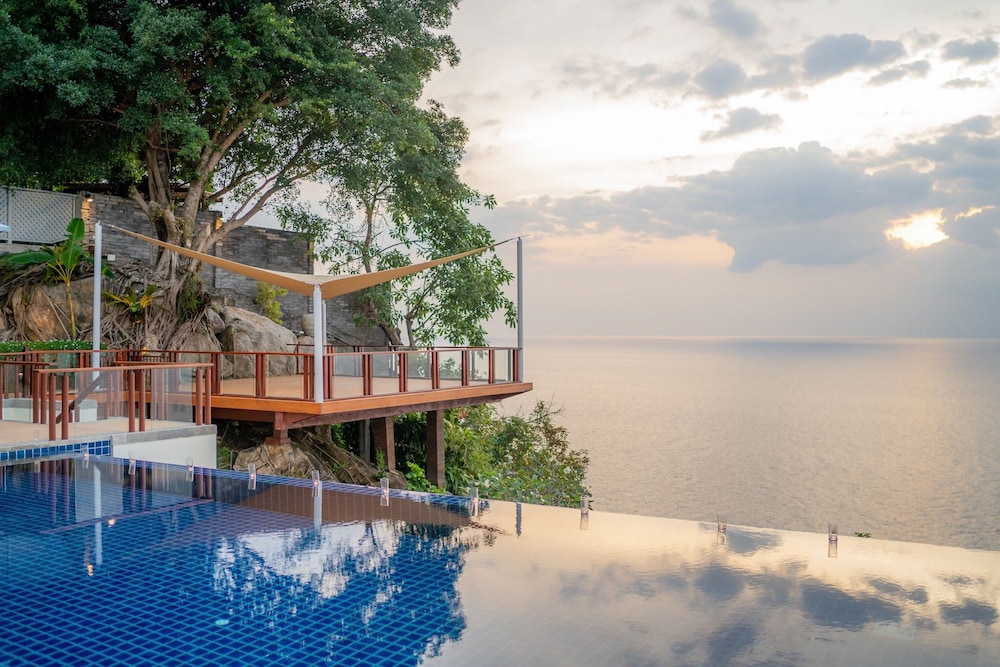 Villa Talaefun — 5-Star Luxury Hotel in Phuket, Thailand