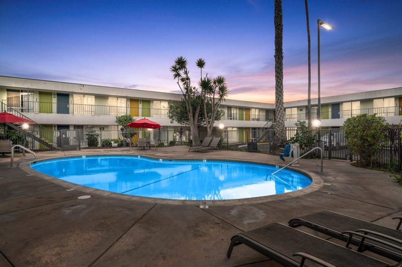 Vagabond Inn Ventura - photo 11