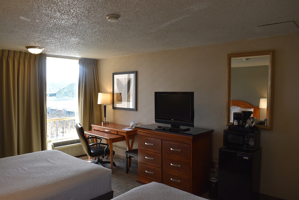 Inn At The Convention Center - photo 11