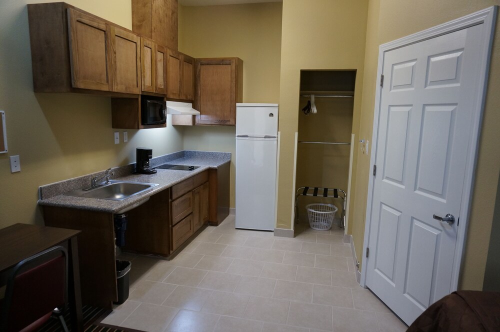 Texas Bungalows Hotel & Hotel Que at Lakeline Austin Cedar Park - photo 15