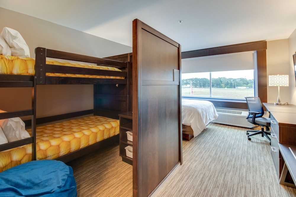 Holiday Inn Express & Suites Union City by IHG - photo 7