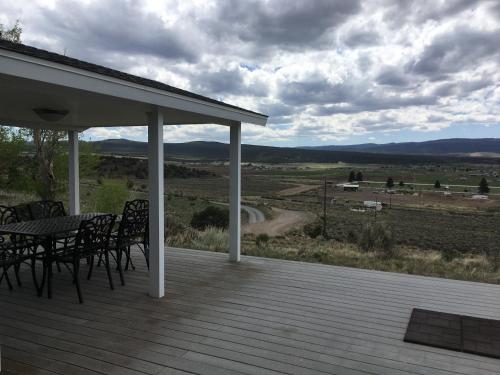 Hilltop Heaven 5 Star Comfort and Views in Panguitch, United States