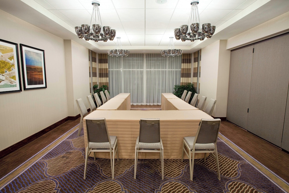 Sheraton Pittsburgh Airport Hotel - photo 30