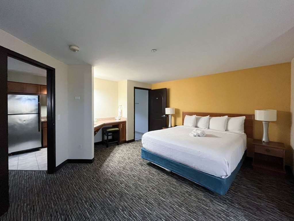 Carlsbad Suites — Carlsbad — photo 3