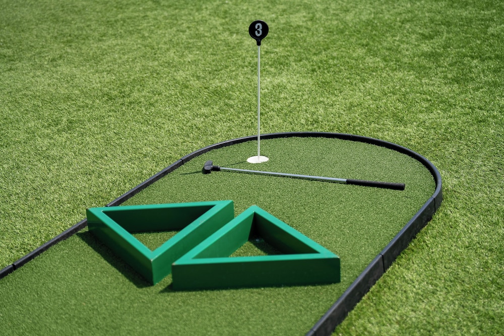 Mini-golf