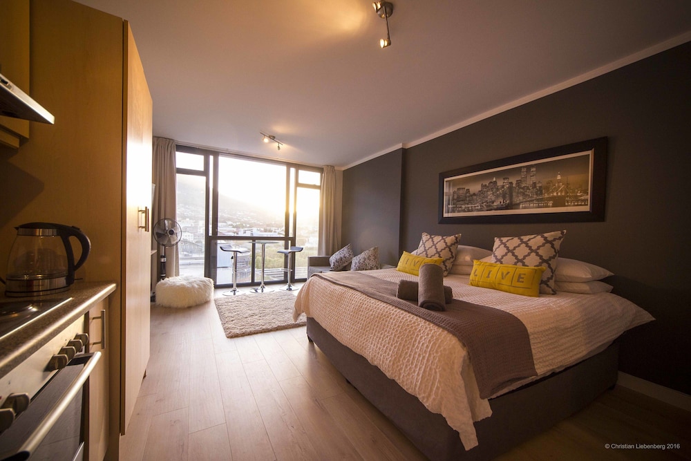 High end city center studio with Views