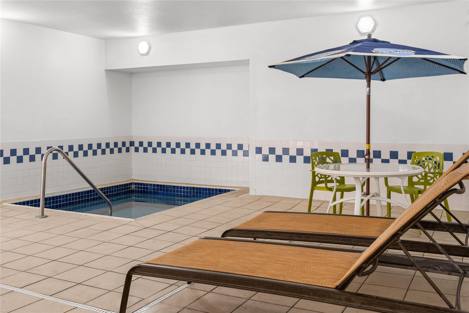 Travelodge by Wyndham Fargo West Acres - photo 6