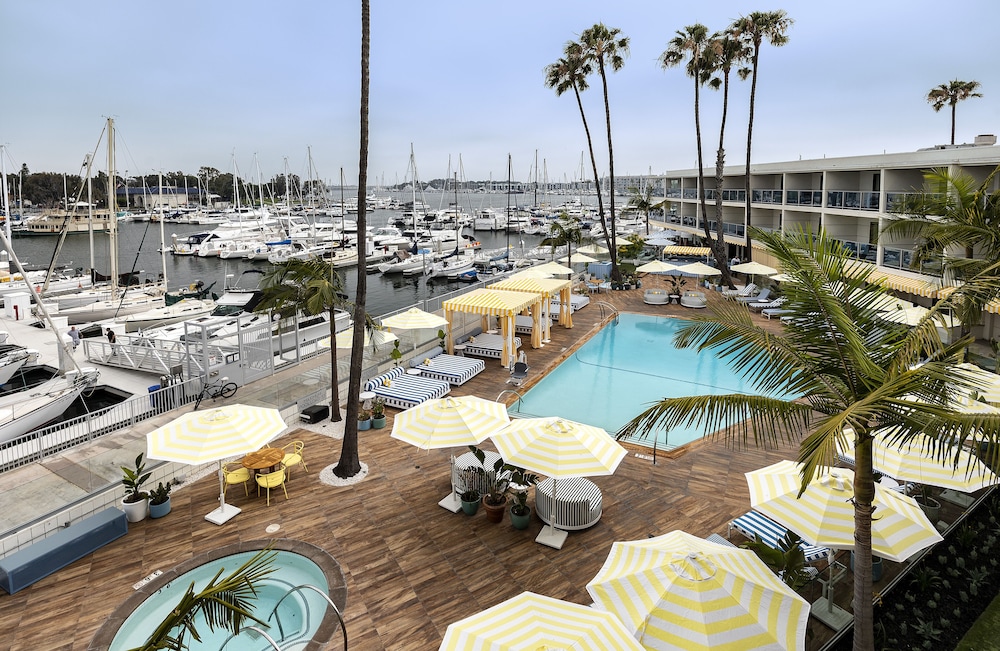 Marina del Rey Hotel - photo 28
