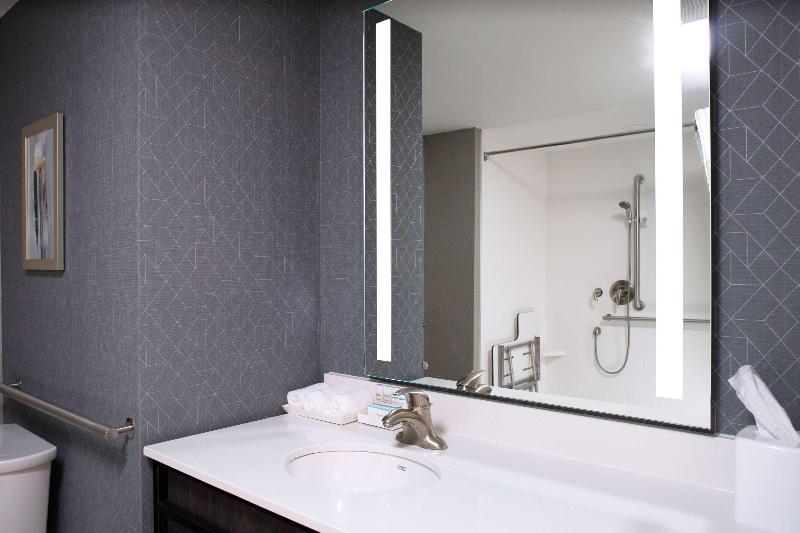 Hilton Garden Inn Fort Wayne North - photo 31