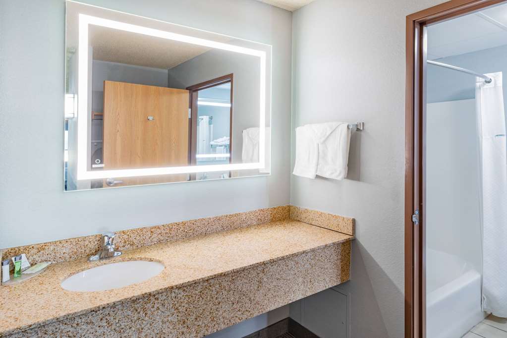 AmericInn by Wyndham Sayre - photo 17