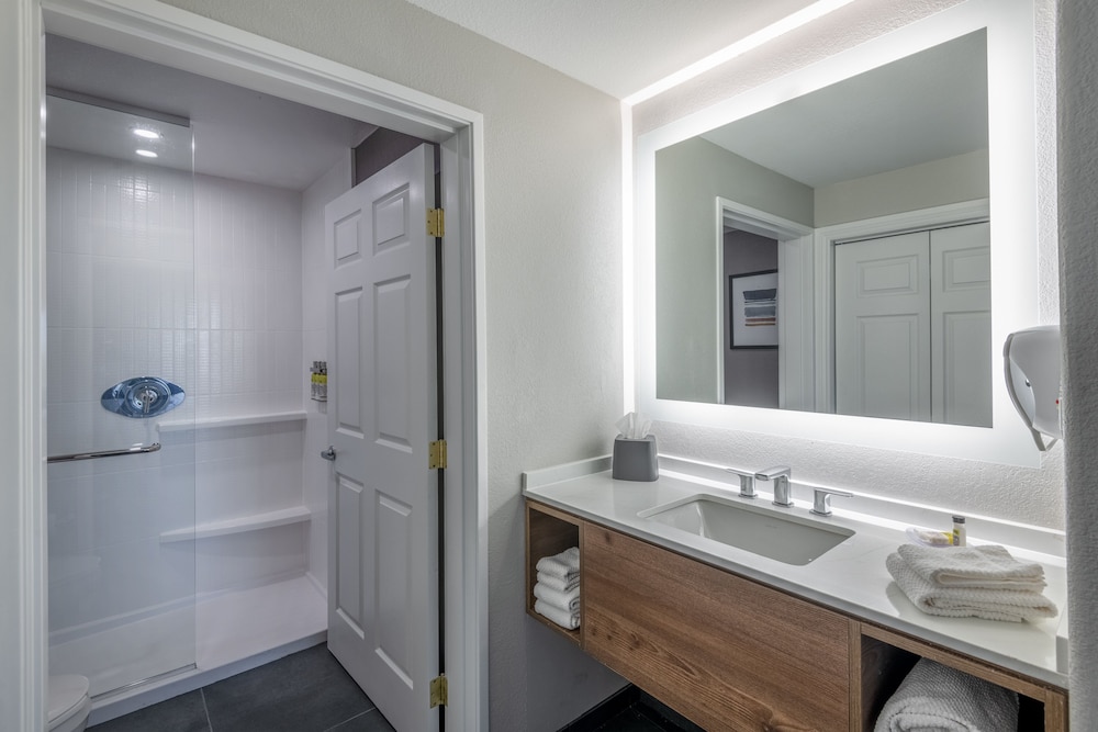 Staybridge Suites Phoenix Glendale Sports Dist by IHG - photo 39