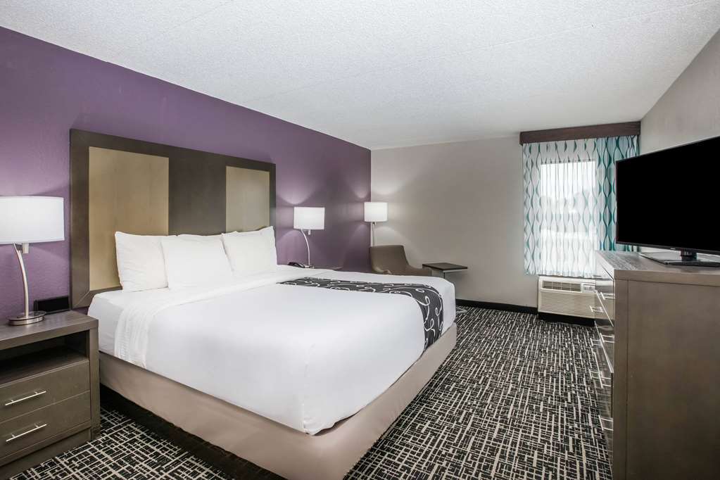 La Quinta Inn by Wyndham Davenport & Conference Center - photo 34