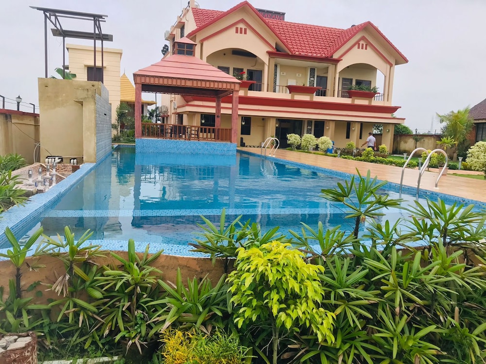 Gharana Resort - last minute hotel in Chandannagar
