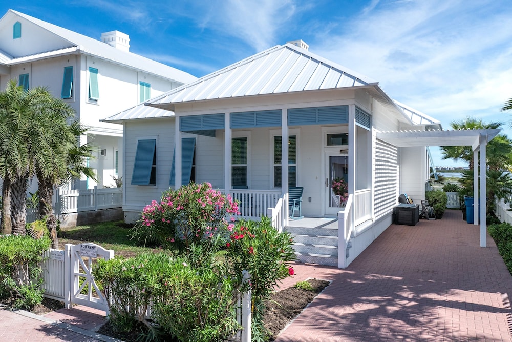 Anchors Aweigh cottage — 4-Star Luxury Hotel in South Padre Island, United States