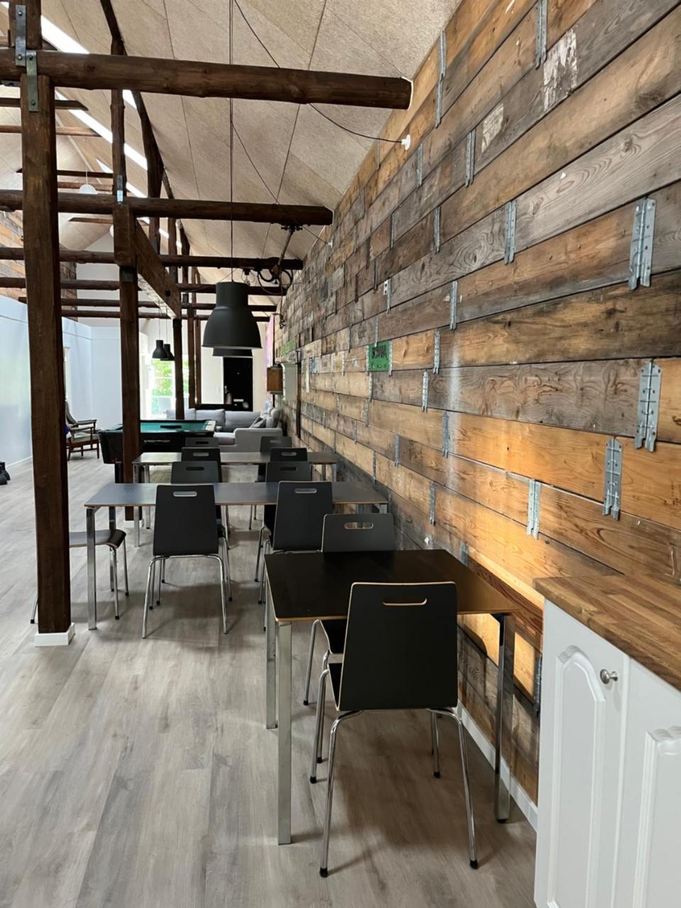 The Barn - carbon neutral hotel in Give