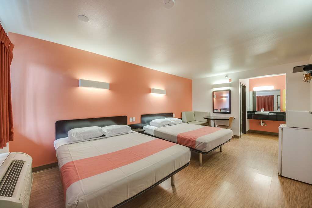 Motel 6 Brownsville TX North - photo 13