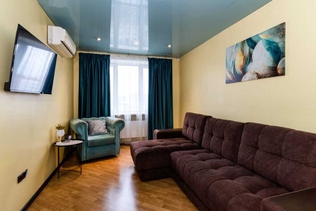 Room Hotel on Kuznetskstroevsky Avenue 22 in Novokuznetsk, Russia