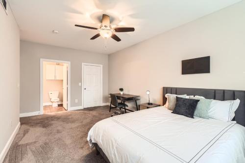 Crest at Midtown 4221 l 1 Bedroom 1 Bathroom — 4-Star Luxury Hotel in Atlanta, United States