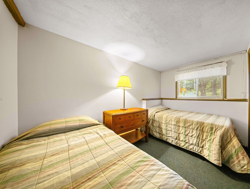 Evergreen Valley Inn - photo 31