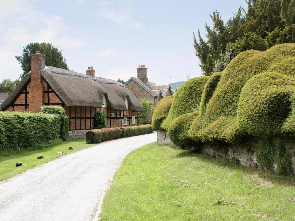 Walnut Tree Cottage — 4-Star Luxury Hotel in Bucknell, United Kingdom