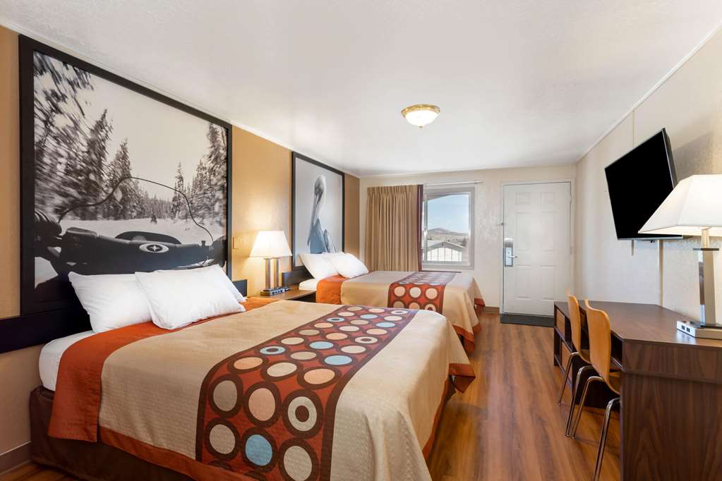 Super 8 by Wyndham Evanston - photo 15