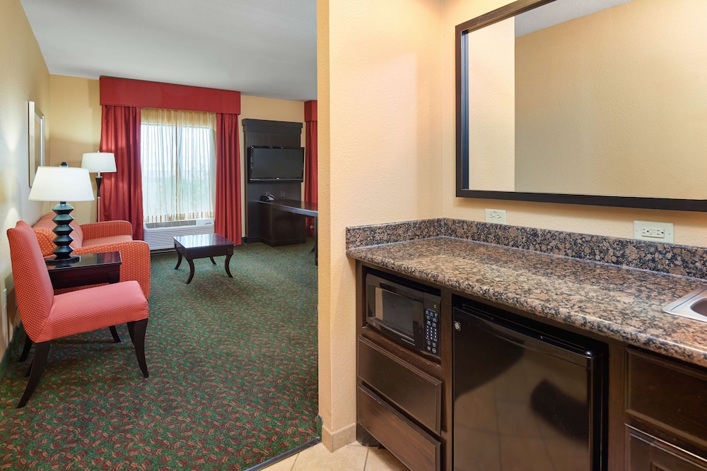 Hampton Inn & Suites Waco South - photo 17