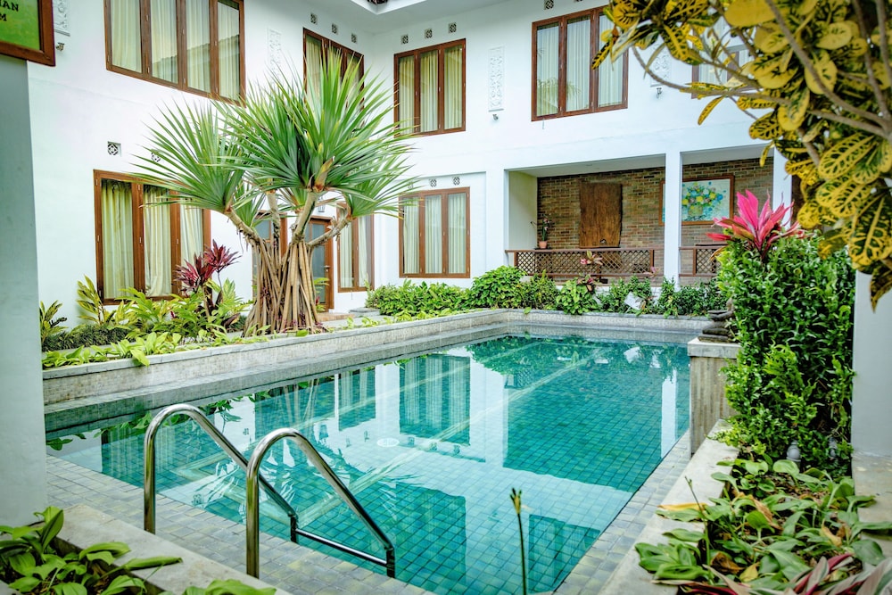 Family Hotel Gradia 2 in Batu, Indonesia