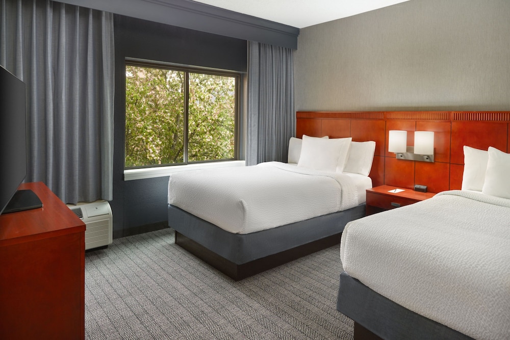 Courtyard by Marriott Charlottesville - photo 10