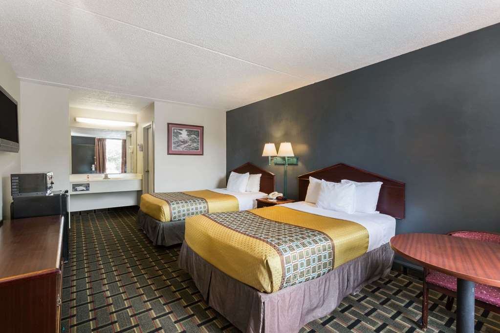 Travelodge by Wyndham Savannah Area Richmond Hill - photo 15