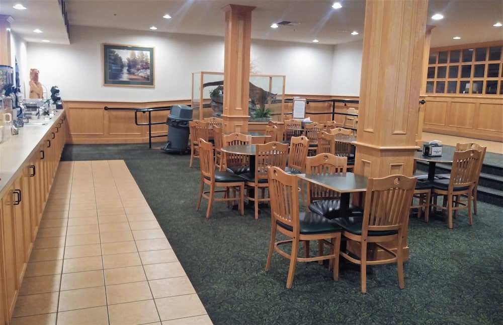Sugarloaf Mt Motel - photo 23