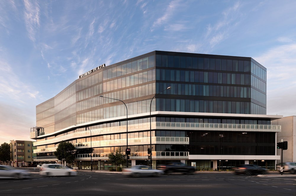 Crowne Plaza Adelaide Mawson Lakes by IHG — hotel in Mawson Lakes