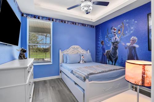 Themed Luxury 6BR Getaway with Resort Amenities - photo 25